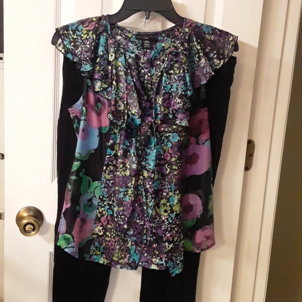 Top for work or casual,  tropical and lightweight - Picture 5 of 7